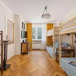 Nowowiejska Cosy For 6 People In Cracow By Renters * Cracovia