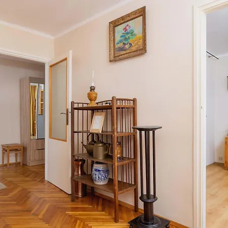 Apartamento Nowowiejska Cosy For 6 People In Cracow By Renters *
