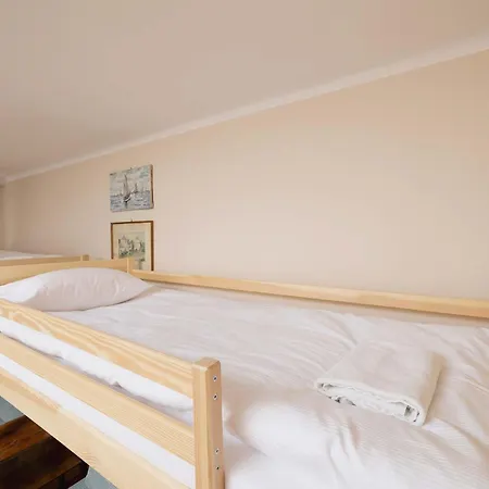 Apartamento Nowowiejska Cosy For 6 People In Cracow By Renters *