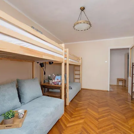 Nowowiejska Cosy For 6 People In Cracow By Renters Appartement