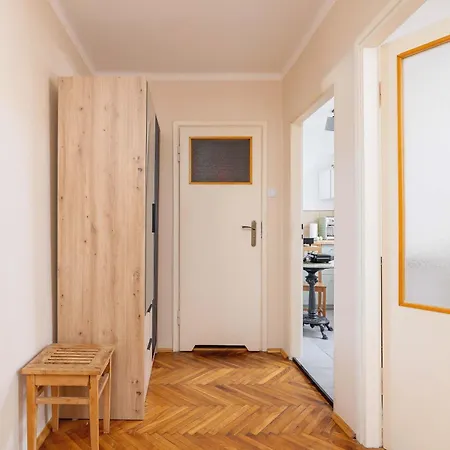 Nowowiejska Cosy For 6 People In Cracow By Renters