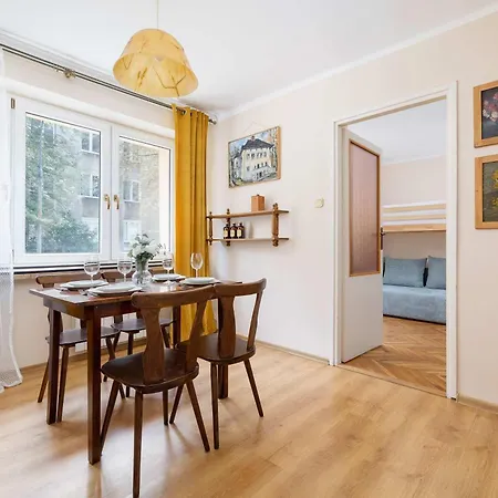 Nowowiejska Cosy For 6 People In Cracow By Renters Lejlighed