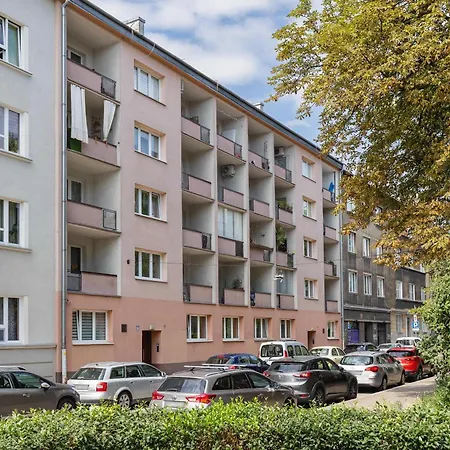 Nowowiejska Cosy For 6 People In Cracow By Renters * Kraków